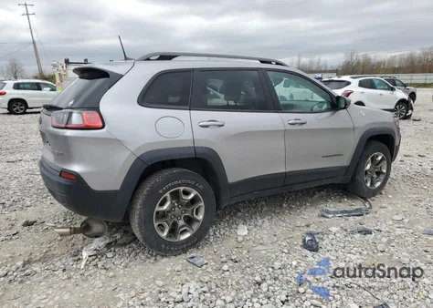 2019 Jeep Cherokee Trailhawk from USA, damaged, VIN 1C4PJMBX2KD186536